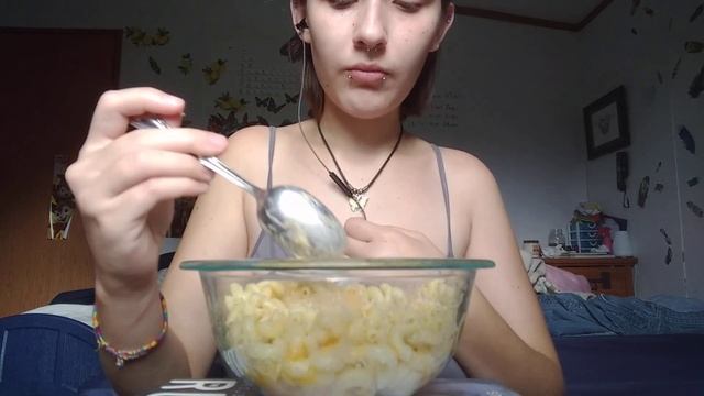 ASMR Macaroni&Cheese / Swallowing whole noodles!! / Gulping & Squishing Noodle Sounds смотреть онлайн
