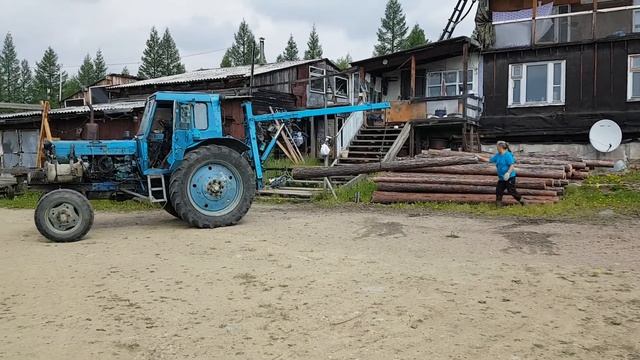 Бабушка и дедушка таскаю брёвна смотреть онлайн