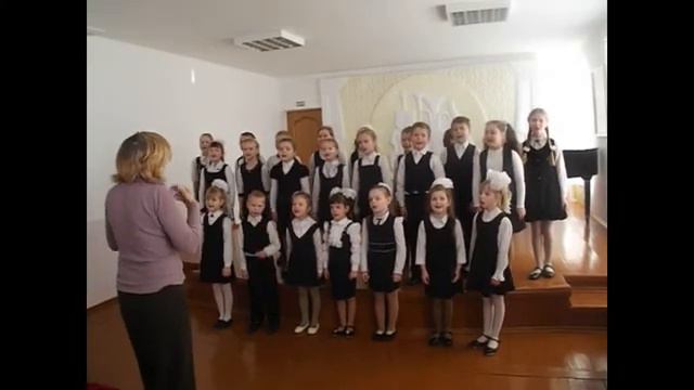 Хор младших классов "Калярыки" ГУО "Деревнянская ДШИ" Республика Беларусь. смотреть онлайн