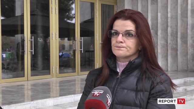 Report TV - Protesta/Artistët dënojnë dhunën në institucionet e kulturës смотреть онлайн