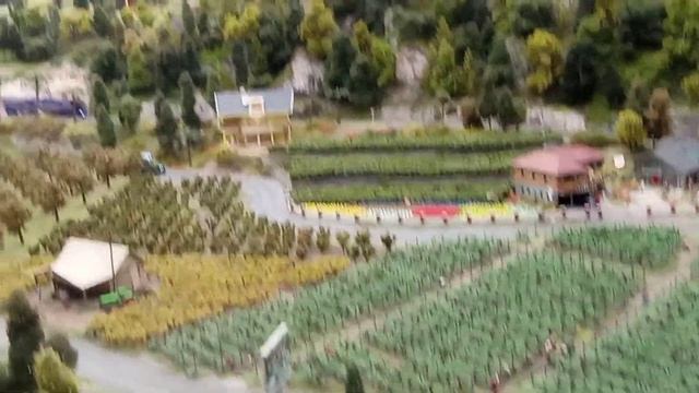 Пошли в музей ГРАНД МАКЕТ РОССИЯ смотреть онлайн