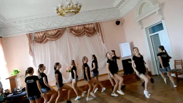 Старша група хореографічного ансамблю "Надія" - "Випускний танець" смотреть онлайн