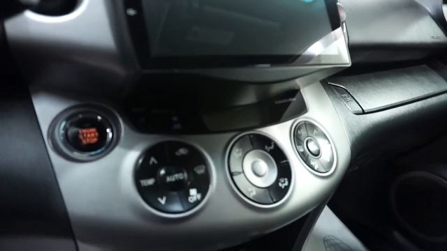 Toyota RAV4 '2006 смотреть онлайн
