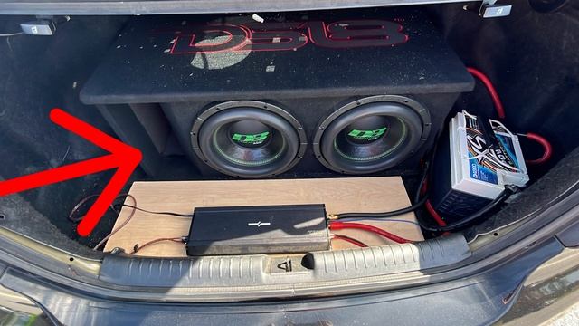 2 12" SUBWOOFERS TEAR UP THIS CIVIC! смотреть онлайн
