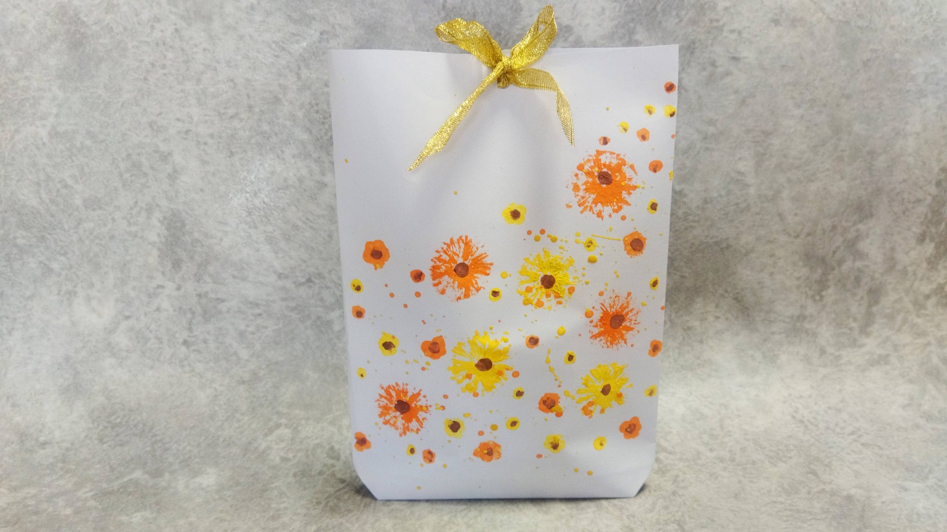 Как сделать подарочный пакет из бумаги смотреть онлайн