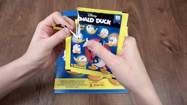 PANINI Дональд Дак 85 лет. История в наклейках. Обзор альбома и первые наклейки. смотреть онлайн