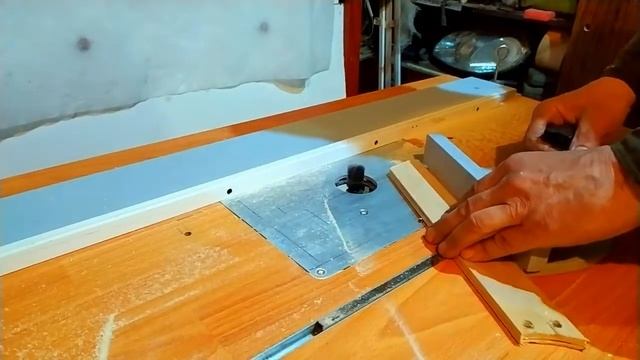 Фрезерный стол своими руками из станины швейной машины для ручного фрезера Bosch 1200 смотреть онлайн