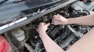 Замена прокладки впускного коллектора на Toyota Vitz 1szfe