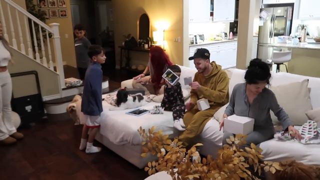 TELLING OUR FAMILIES WE'RE PREGNANT!!!!! смотреть онлайн