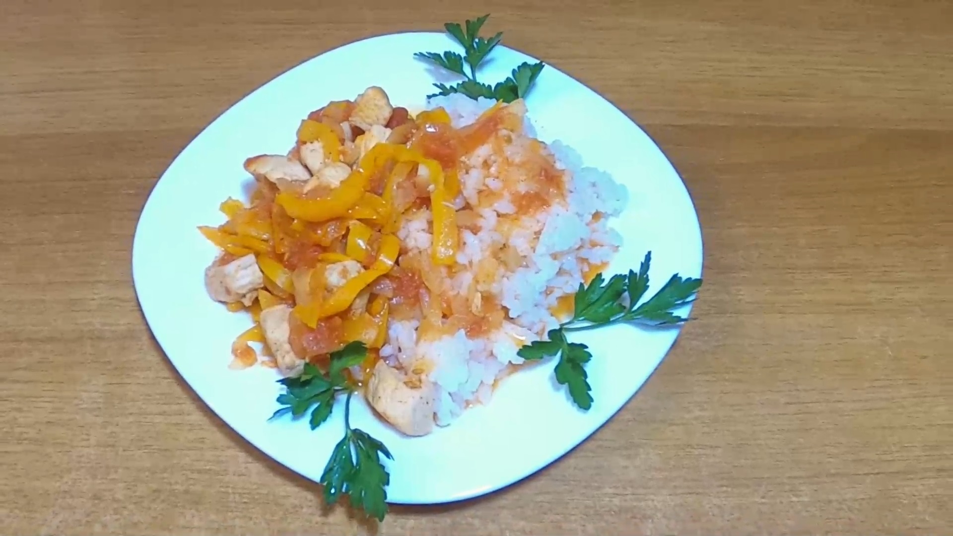 Готовлю постоянно лечо с курицей. Нежная курочка с овощами смотреть онлайн