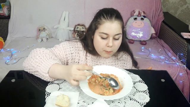 MUKBANG РУССКИЙ БОРЩ ?| ГДЕ СОНЯ??? смотреть онлайн
