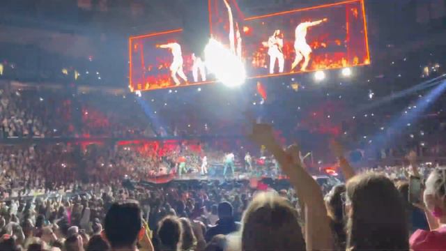 Harry Styles - Love On Tour Cleveland - Kiwi смотреть онлайн