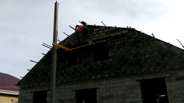 Завершение кладки фронтона смотреть онлайн