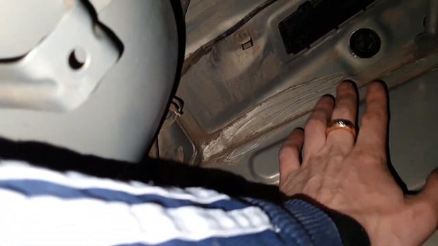 Вода в салоне. Хендай Акцент 2008 года, вода под ковриками и вода в багажнике. Решение проблемы. смотреть онлайн