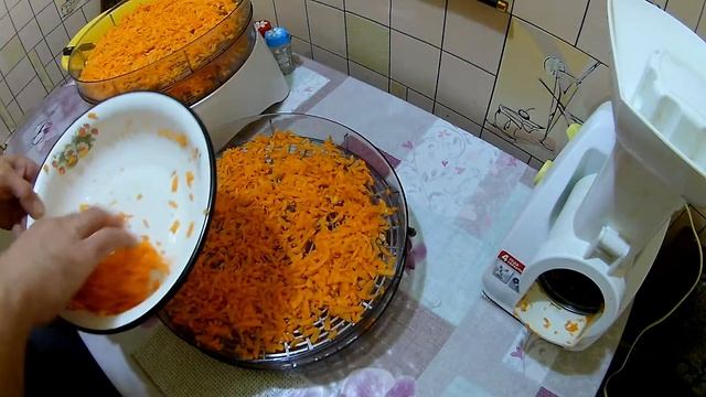 Как сушить морковь в сушилке (зелмер), заготовка на зиму, сушённая морковь. Советую всем посмотреть