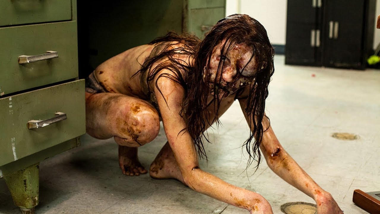 Женщину-полицейского назначают в полицейский участок, где она обнаруживает ужасные вещи...