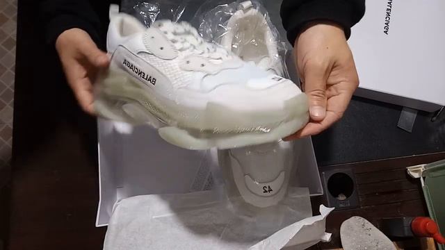 Balenciaga Triple-S Sneaker 506346 W09T 9004 смотреть онлайн