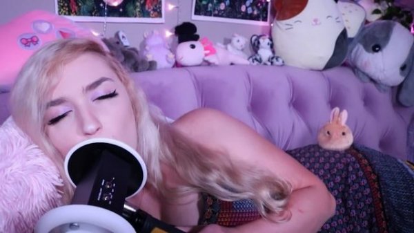 ASMR | cozy ear eating & ear licking👅💦👄🐰