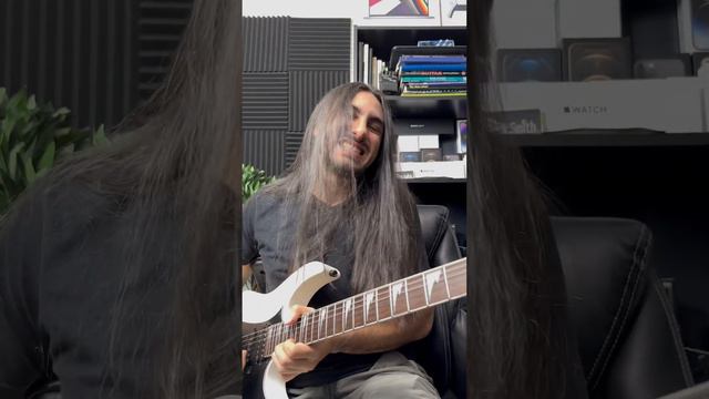 Going crazy on my restored 13 year old guitar…Ibanez RG! #ibanez #guitar #music #shred #estrumiando смотреть онлайн