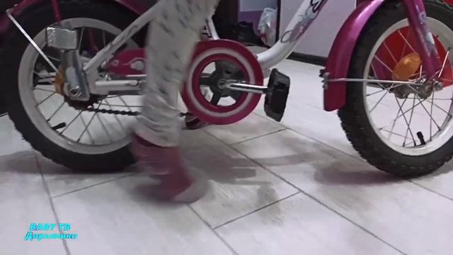 Самоизоляция. Дома учимся кататься на 2 колёсном велосипеде.Часть 2.Самый быстрый способ. смотреть онлайн