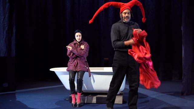‹Ein Sommernachtstraum› – Regisseur Antú Romero Nunes über die Arbeit am Stück смотреть онлайн