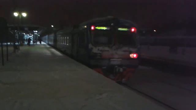Э-д ЭД4М-0250 Москва-пасс-Ярославская-Монино на станции Москва-3.Ярославское направление.20150203 смотреть онлайн