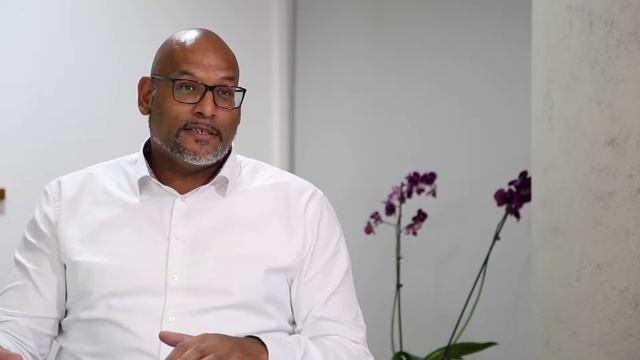 John Amaechi OBE Partner at Amaechi Performance Systems смотреть онлайн