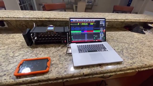 Analizando La Mixer Midas MR18...