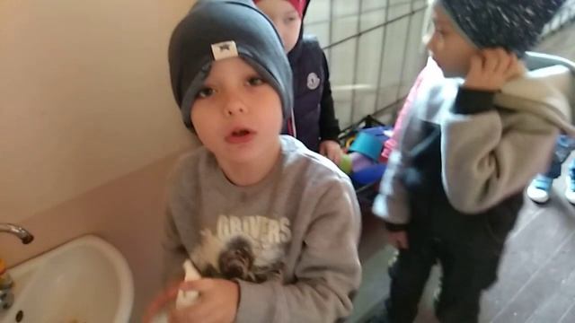 Как дети в детском саду играют смотреть онлайн