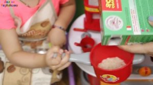 Детская передача Готовим вместе с Эмилюшей Играем в кухню