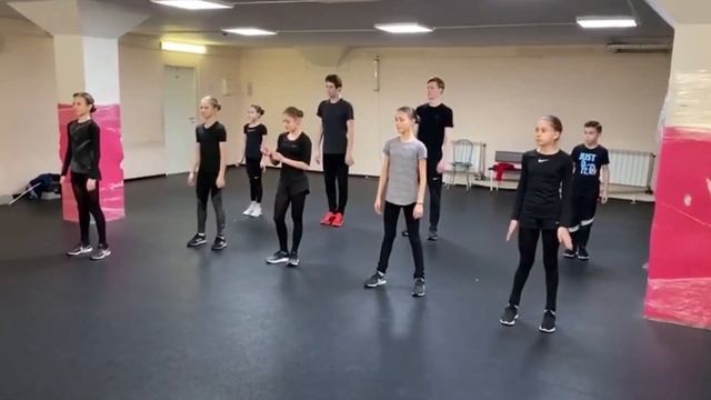 ウサチョワ、トゥルソワ、コストルナヤ、シェルバコワ、ワリエワ　ダンス動画 смотреть онлайн
