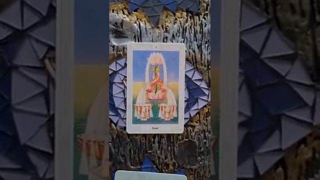 Tarot & Oracle Card Reading(s) смотреть онлайн