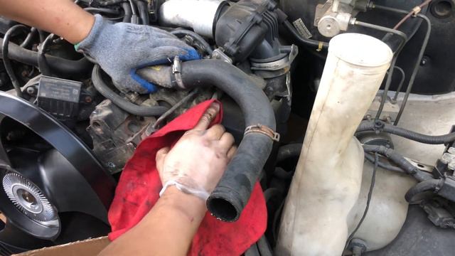 2008 Mercedes Sprinter 3.0L Diesel Oil change смотреть онлайн