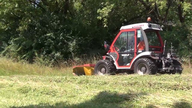 Reform Metrac H7 X beim Mähen смотреть онлайн