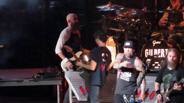 Blind (Korn) + Shine (cover) - Brantley Gilbert , Credit 1 Amphitheater, Tinley Park IL, 08-18-23 смотреть онлайн