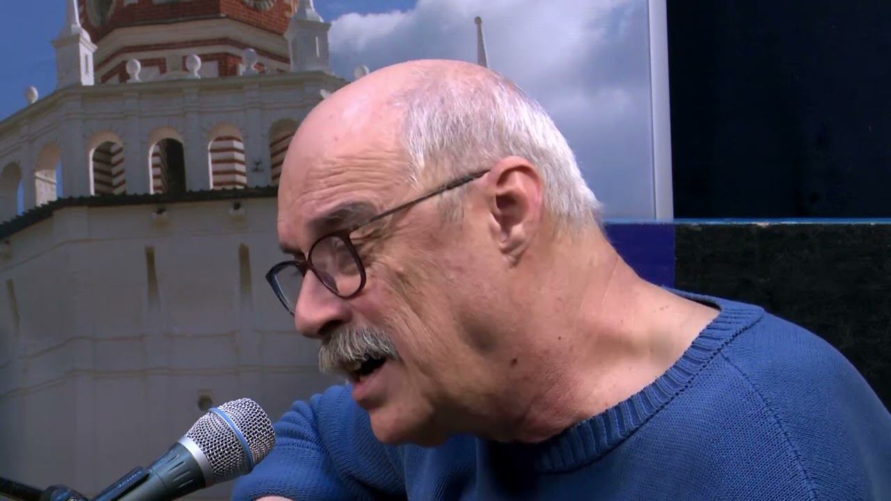 На даче. Поёт Александр Перов смотреть онлайн