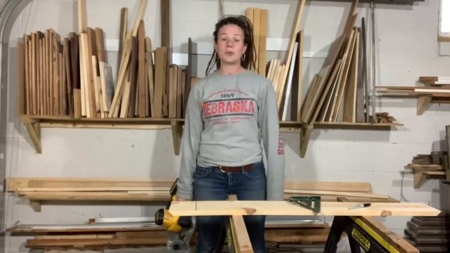 How To Use A Circular Saw For Beginners— Power Tools Made Easy #3 смотреть онлайн