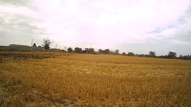 Дискуем сразу после уборки, под летний посев подсолнечника. смотреть онлайн