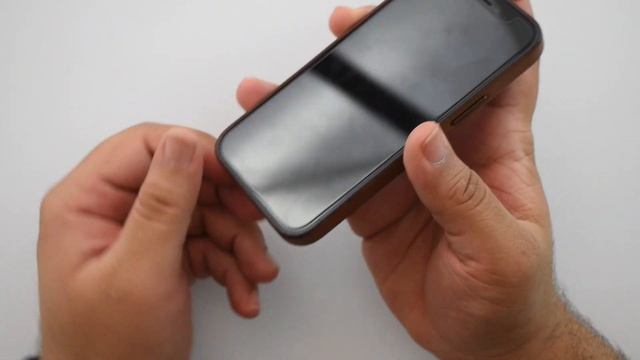 Apple Saddle Brown MagSafe Leather Case // 6 Months Later! смотреть онлайн