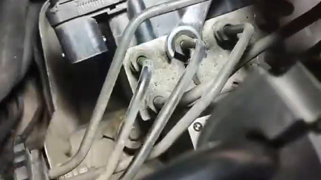 BMW E46 abs asc handbrake light on! how to fix abs code ASC(automatic stability control)pump motor смотреть онлайн