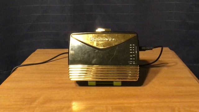 Studebaker Walkabout Cassette Player with AM/FM Radio смотреть онлайн