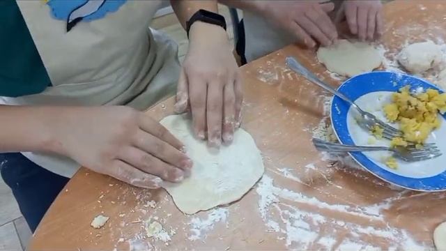 Пирожки в «Лакомке» смотреть онлайн