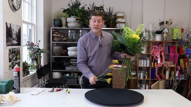 How To Make A Modern Tied Flower Arrangement смотреть онлайн