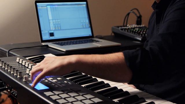 Ableton Basics - Part Five: MIDI Outputs & Clock Sync смотреть онлайн