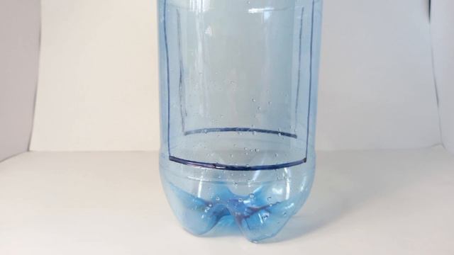 СДЕЛАЛ КОРМУШКУ ДЛЯ ПТИЦ ИЗ ПЛАСТИКОВОЙ БУТЫЛКИ! смотреть онлайн