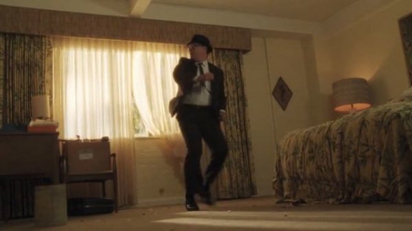 Парень притворился школьным учителем