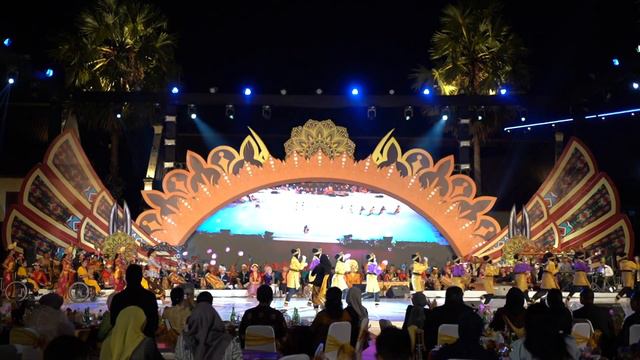 Pentas Penari Disabilitas saat Gala Dinner ASEAN High Level Forum смотреть онлайн