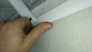 крепление багета не сверля стену
