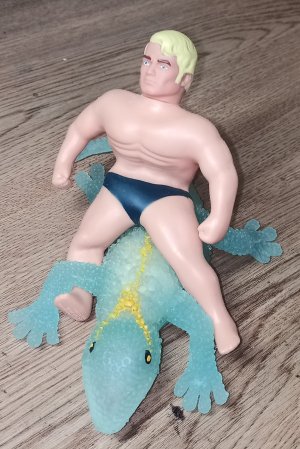 Я купил новую игрушку  Стрейч Астромг.
Если будет просмотров 10000 то выйдет как я на его лаву.