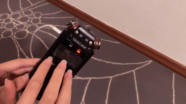 [ASMR] MIC TEST - TAPPING & SCRATCHING (TASCAM DR-05X) смотреть онлайн